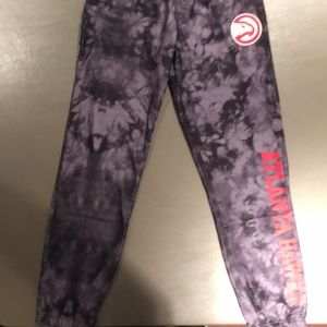 Nba Atlanta hawks Boys sweatpants large (14/16)